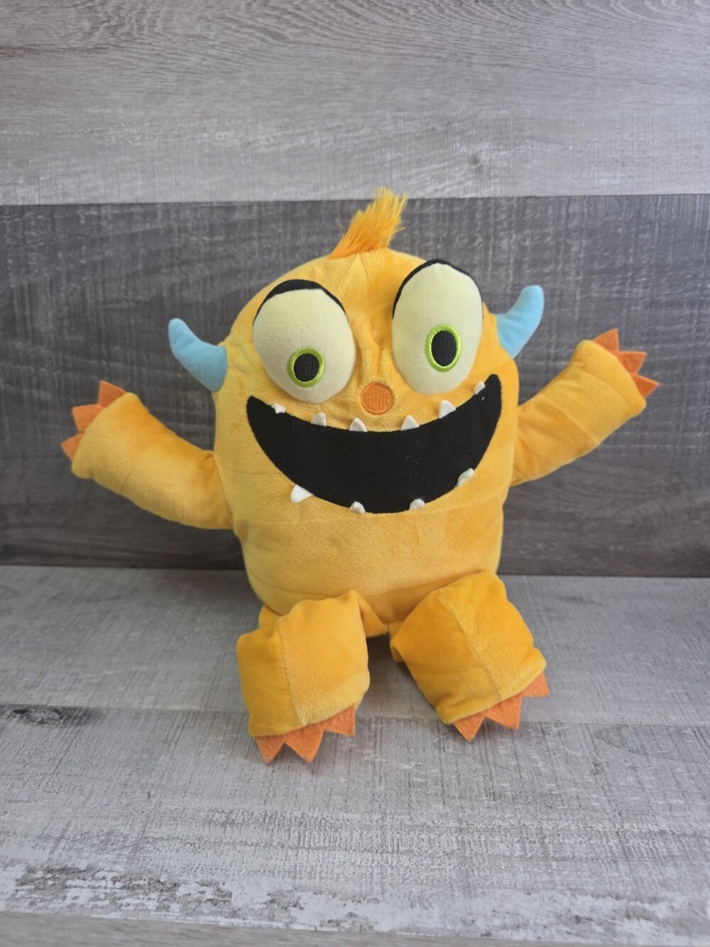 Kohls Cares Buddy Monster Plush Yellow Orange 9” Shea Don't Play With Food g60